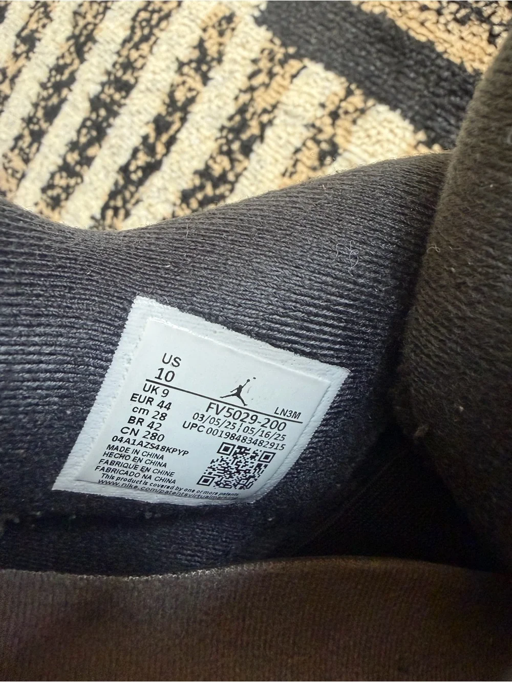 Aire Jordan 4 Retro cave stone/ Black-Fantom